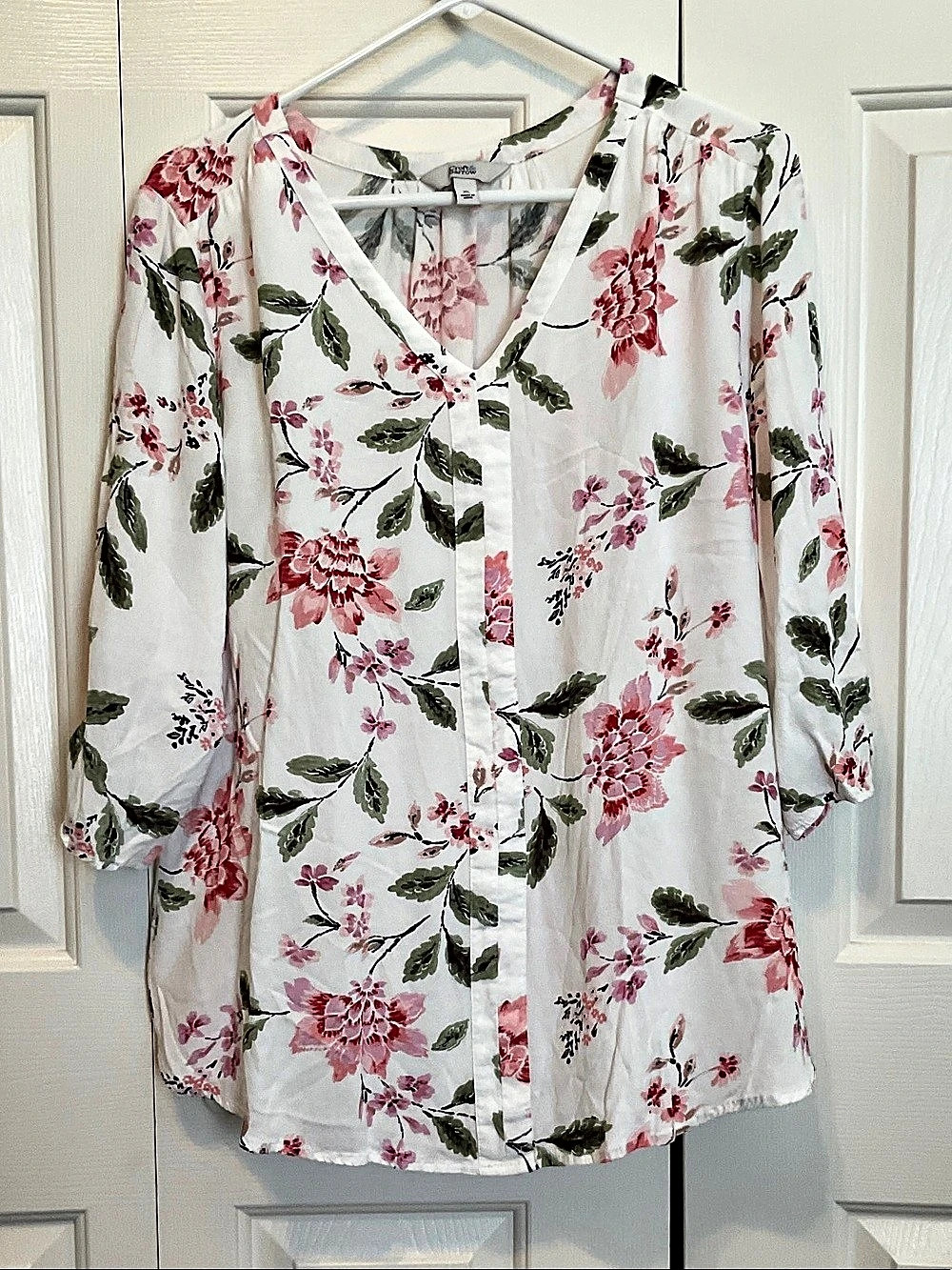 WomensCroft & Barrow Floral V-Neck Blouse in White & Pink